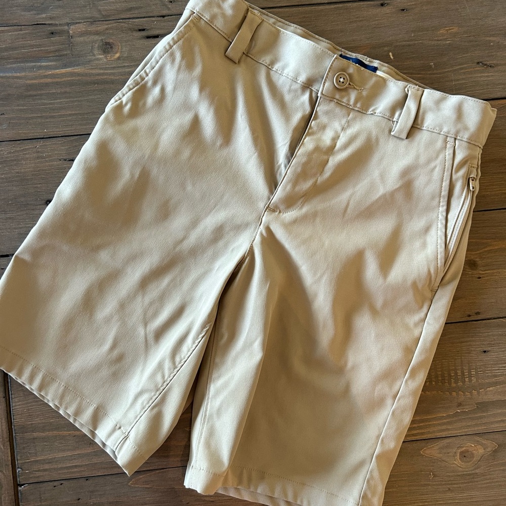 Lands End Active / Performance Khaki Shorts - size 10 - barely worn